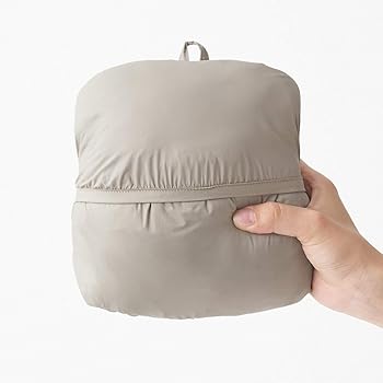 新品未使用タグ付き　無印良品　軽量ポケッタブルダウンコートM-L ライトベージュ 楽天市場】【無印良品 公式】軽量ダウンノーカラーベスト（帯電